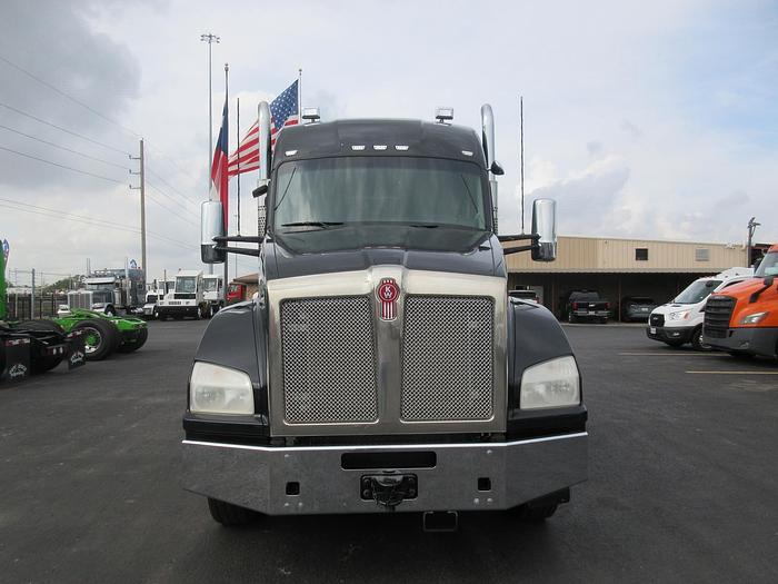 Used 2021 KENWORTH T880