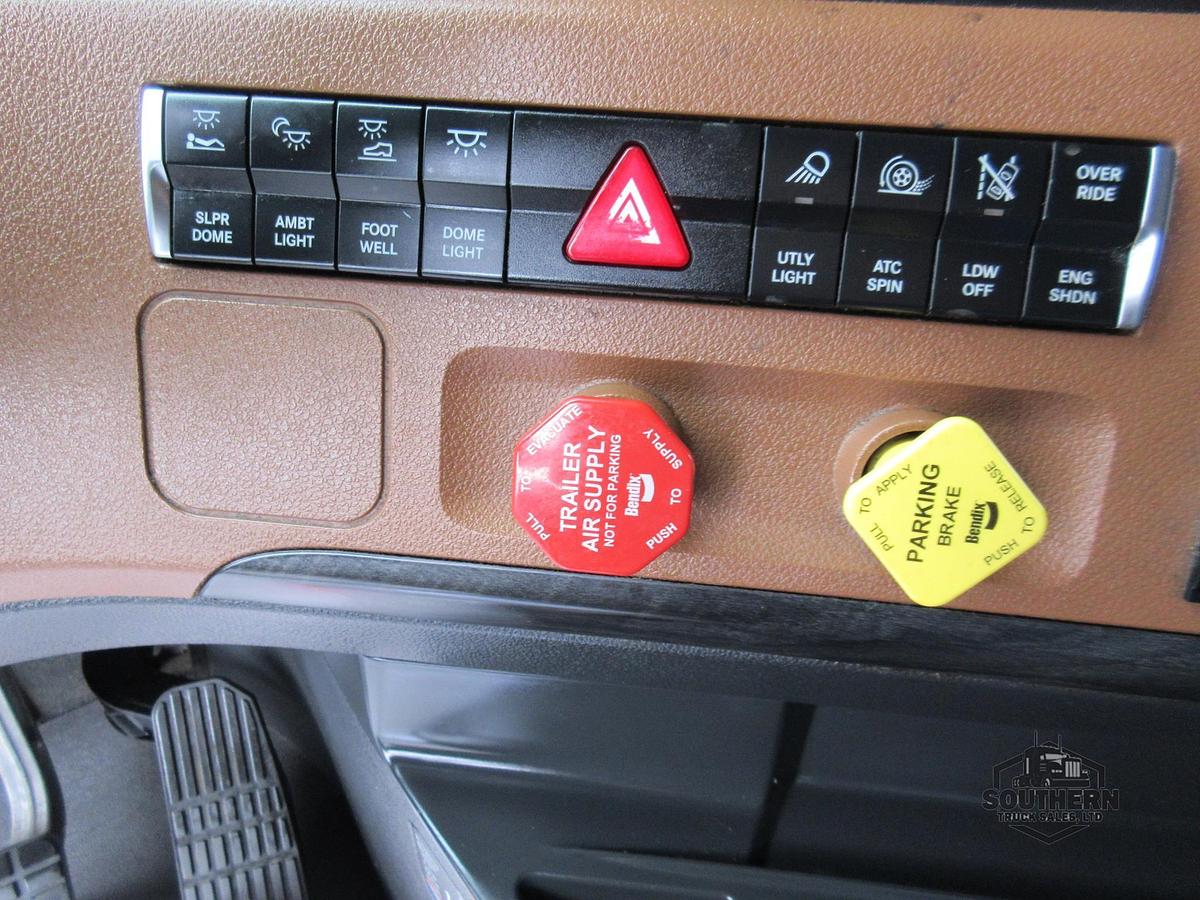 Used 2023 FREIGHTLINER CASCADIA 126