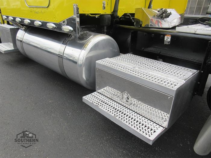 Used 2016 PETERBILT 389