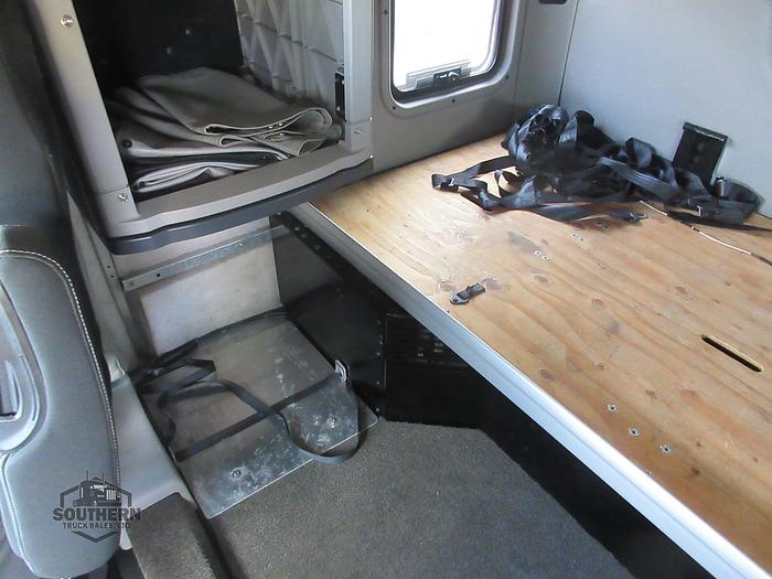 Used 2020 PETERBILT 567