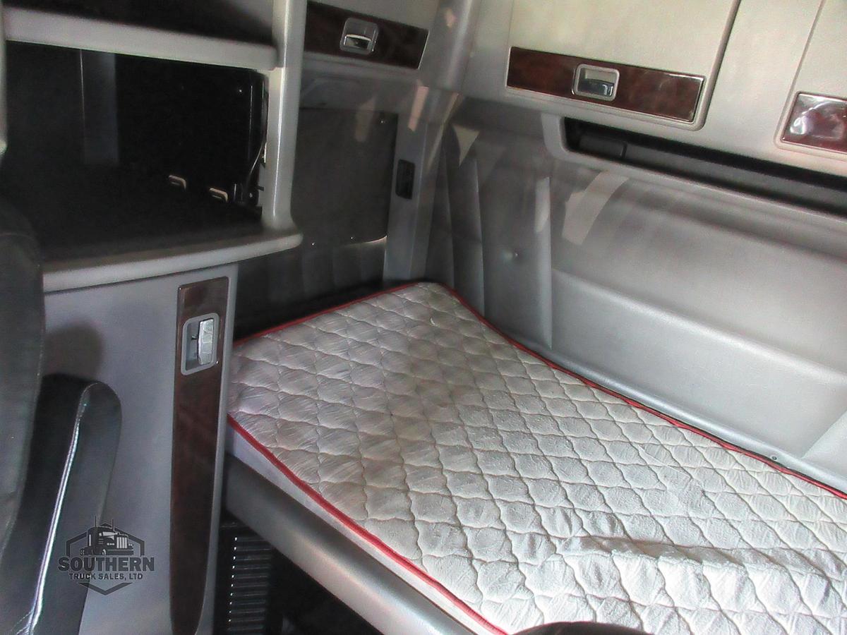 Used 2019 PETERBILT 389