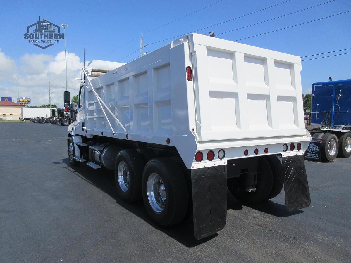 Used 2019 FREIGHTLINER CASCADIA 126