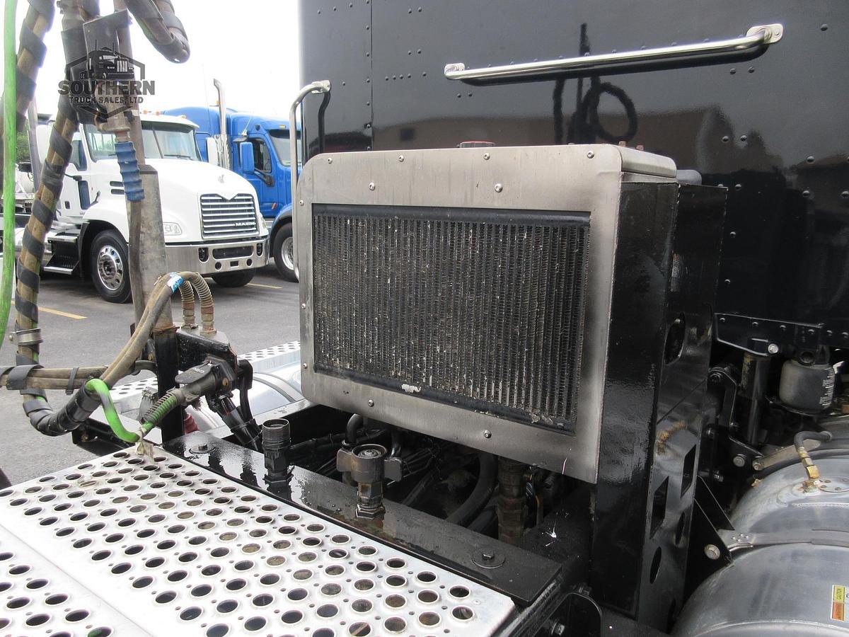 Used 2023 KENWORTH T880