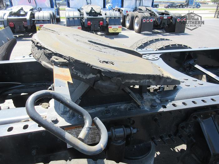 Used 2020 VOLVO VNR64T300