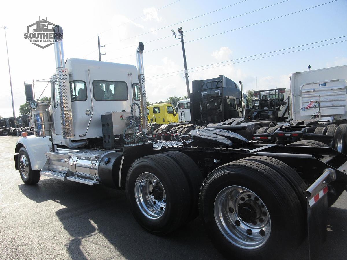 Used 2023 KENWORTH W900L