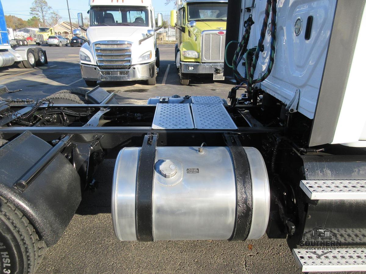 Used 2018 FREIGHTLINER CASCADIA 113