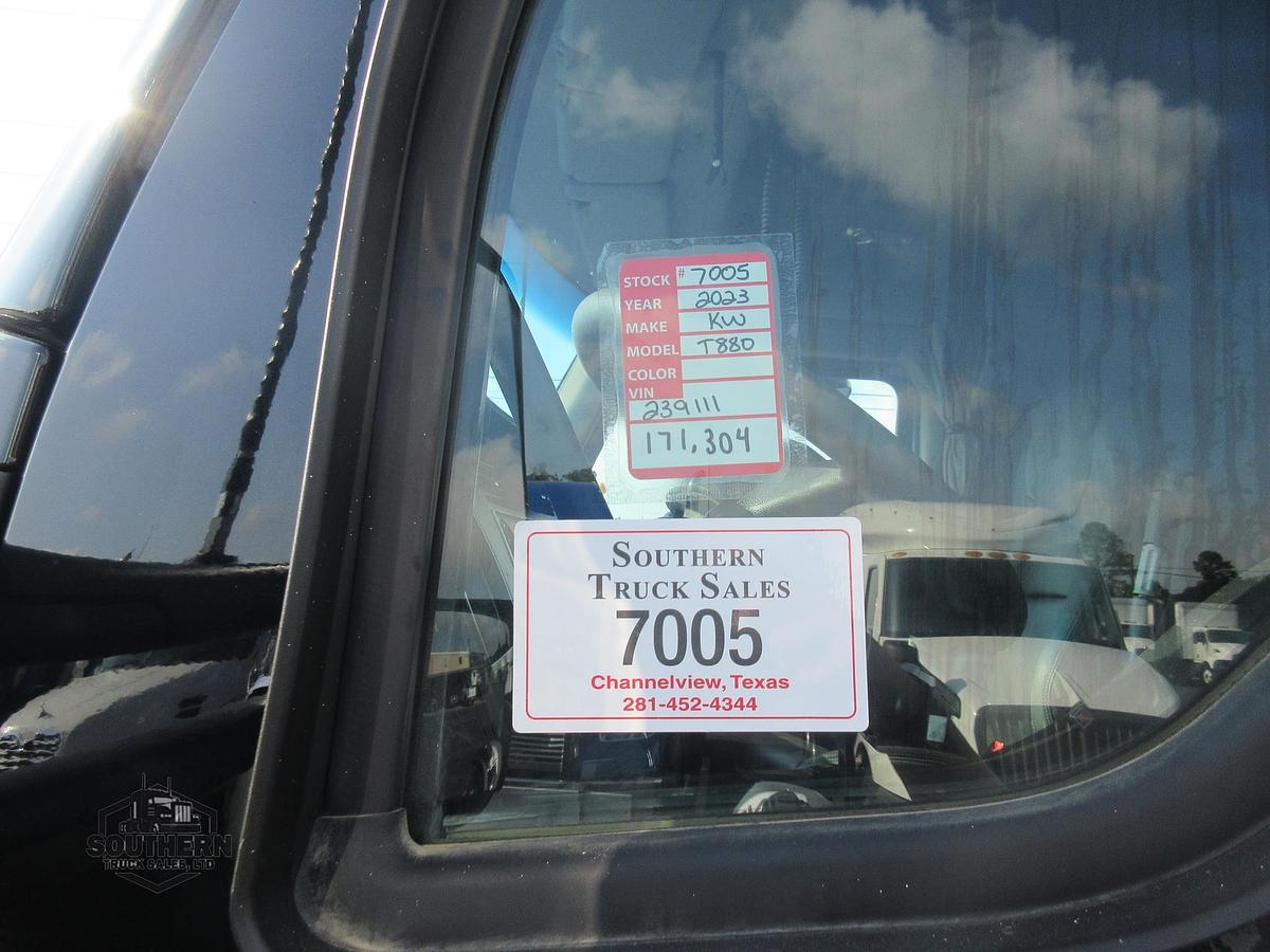 Used 2023 KENWORTH T880