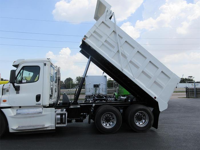 Used 2017 FREIGHTLINER CASCADIA 125