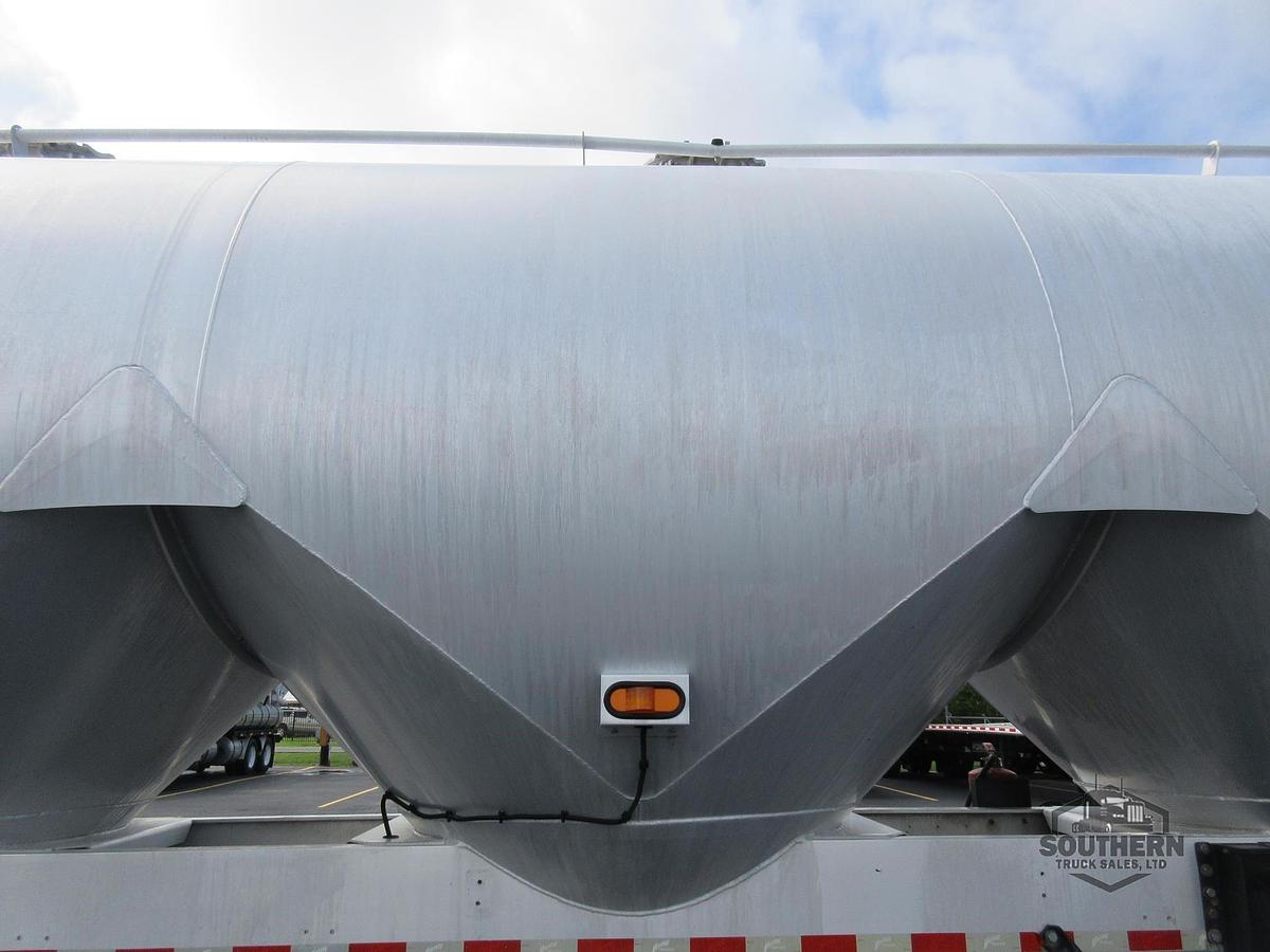 Used 2010 VANTAGE Tandem Axle