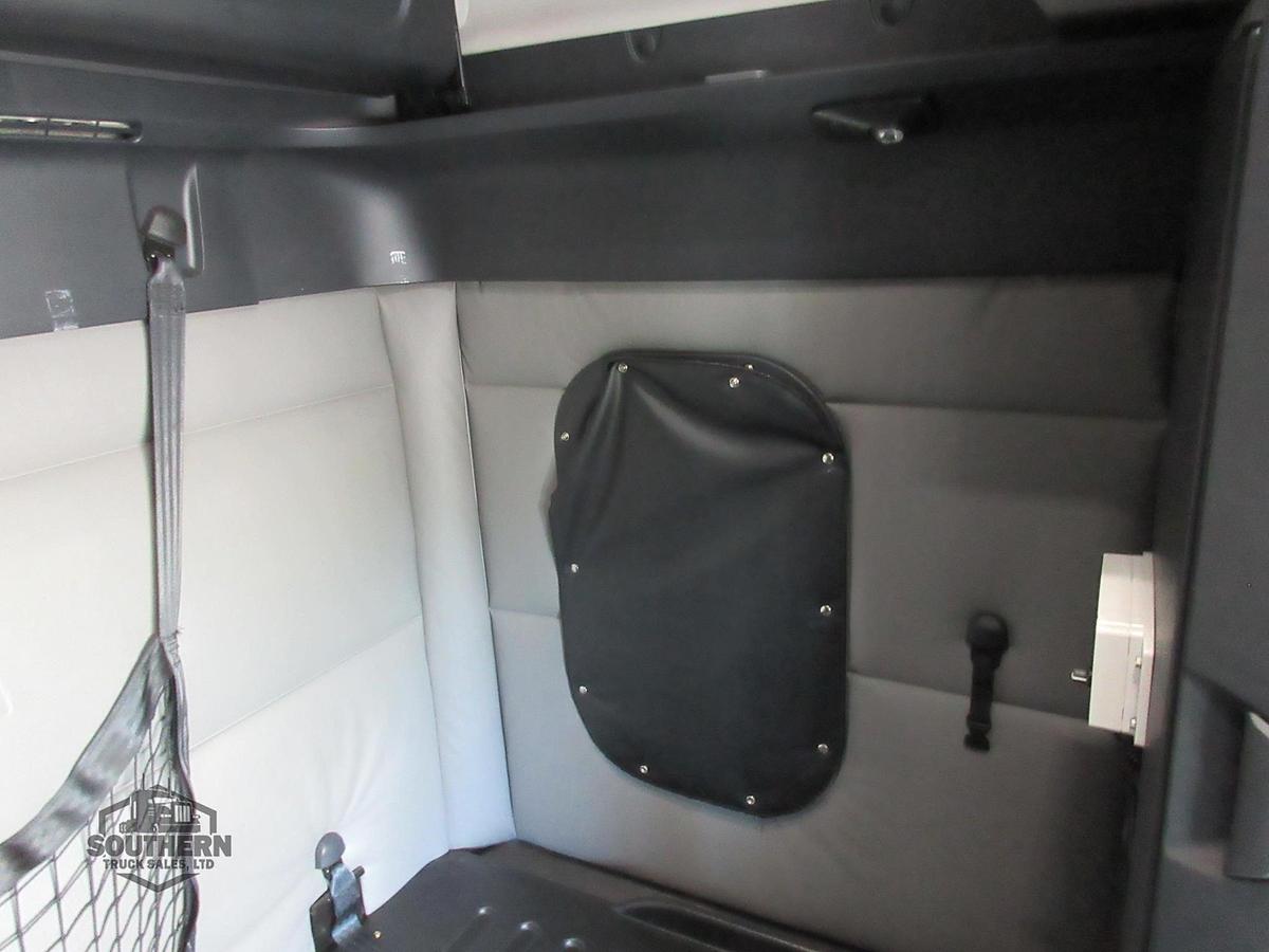 Used 2022 FREIGHTLINER CASCADIA 126