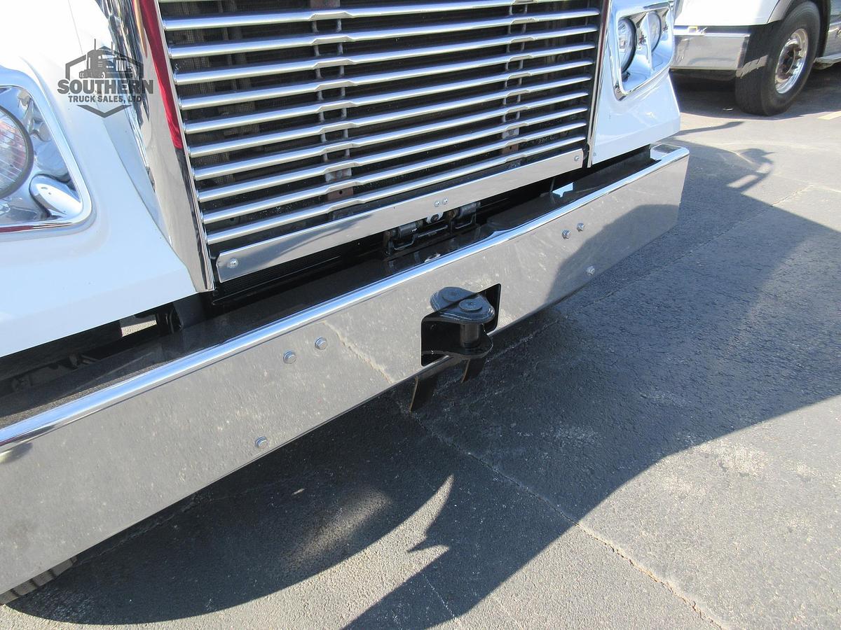 Used 2019 FREIGHTLINER 122SD