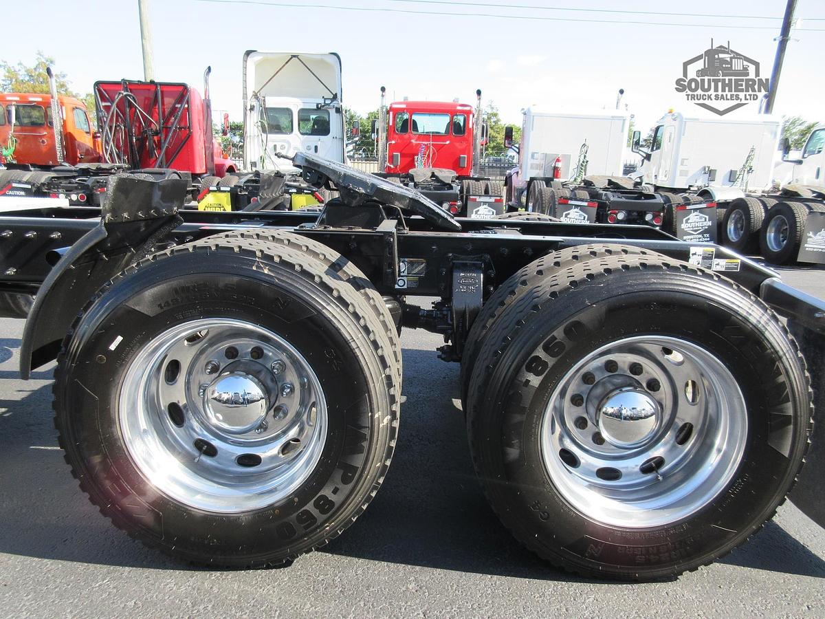 Used 2022 PETERBILT 389