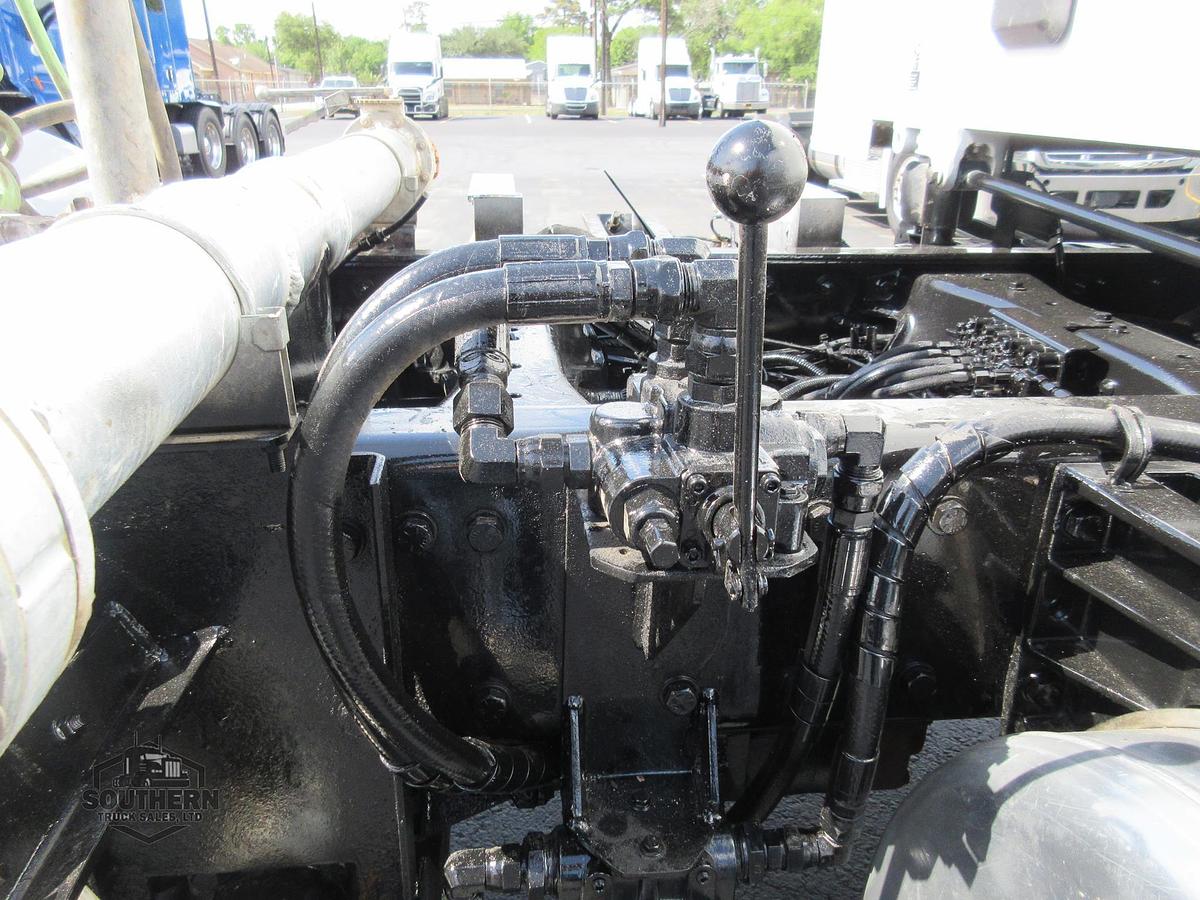 Used 2019 PETERBILT 567