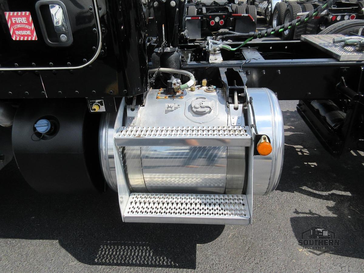 Used 2024 PETERBILT 389