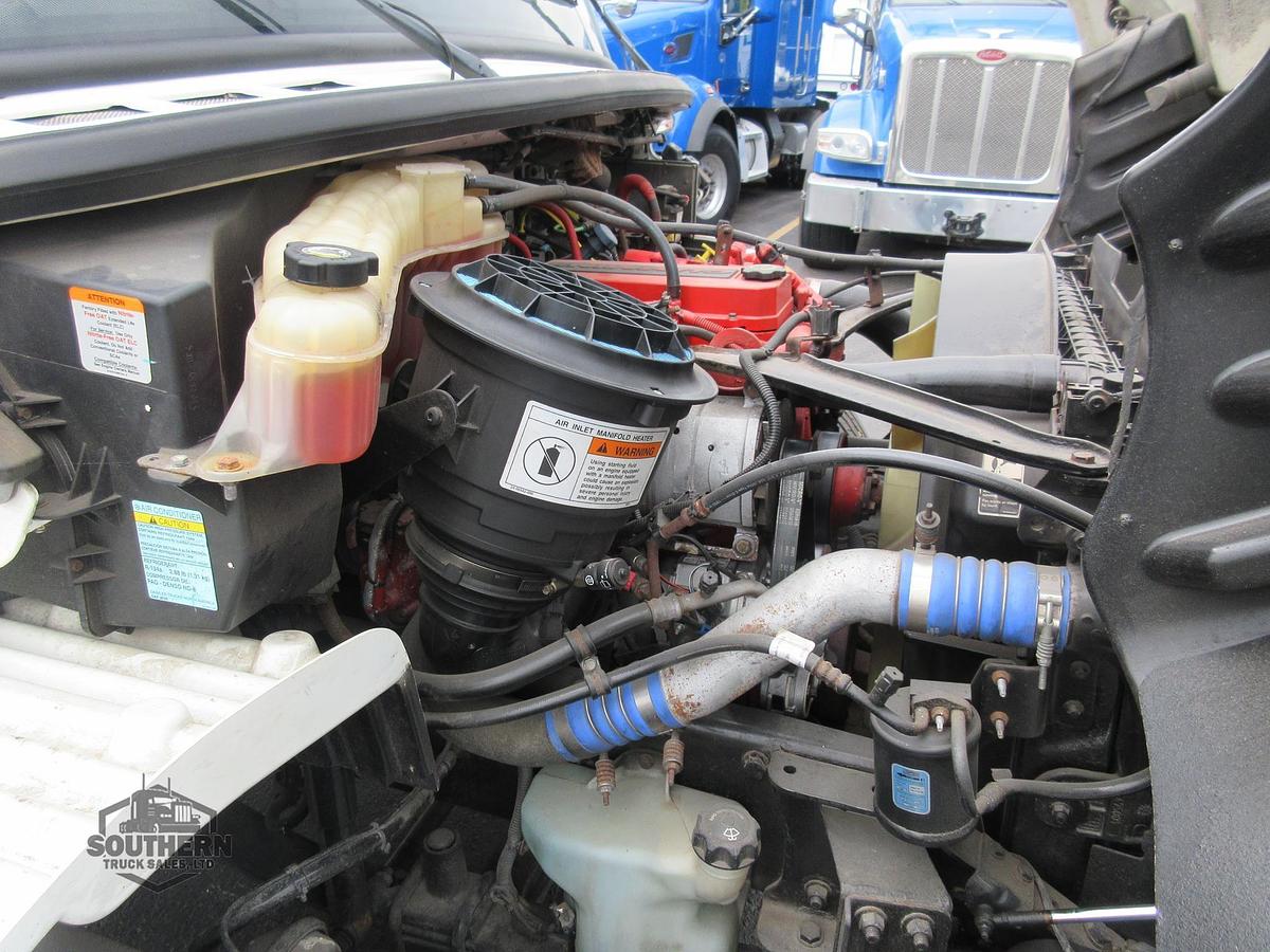 Used 2017 FREIGHTLINER BUSINESS CLASS M2 106