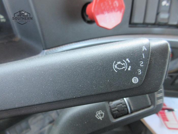 Used 2020 VOLVO VNR64T300