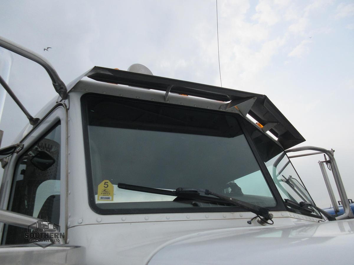 Used 2011 PETERBILT 388