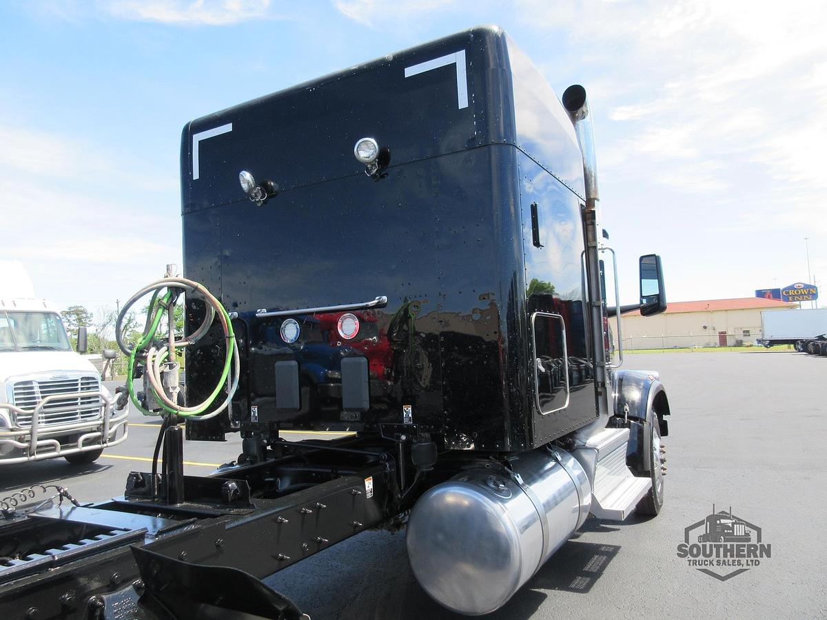 Used 2023 PETERBILT 567