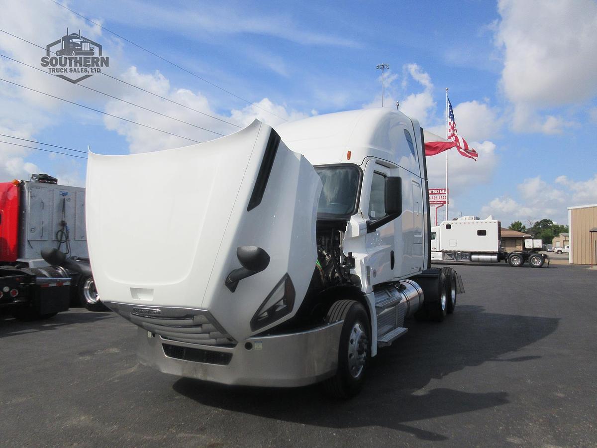 Used 2020 FREIGHTLINER CASCADIA 126