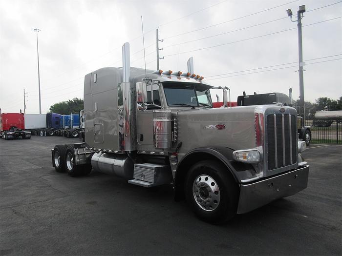 Used 2017 PETERBILT 389