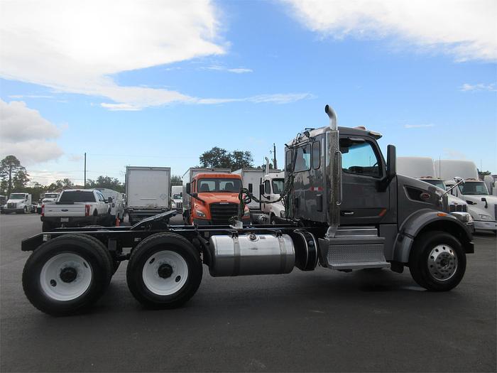 Used 2020 PETERBILT 567