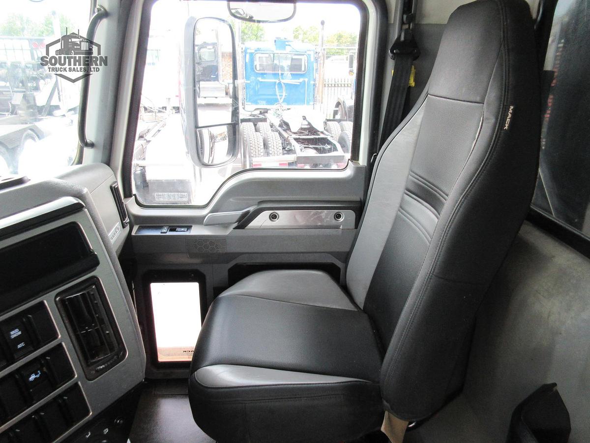 Used 2023 MACK PINNACLE 64T