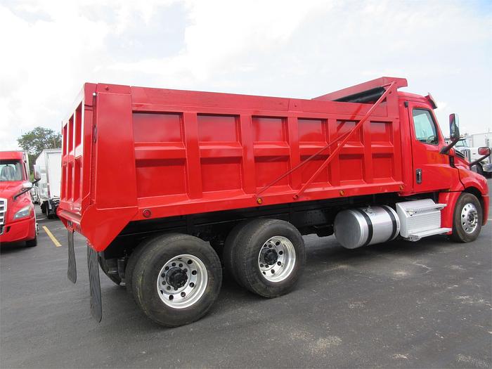 Used 2019 FREIGHTLINER CASCADIA 126