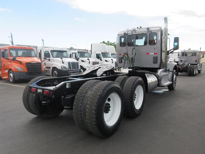 Used 2020 PETERBILT 567