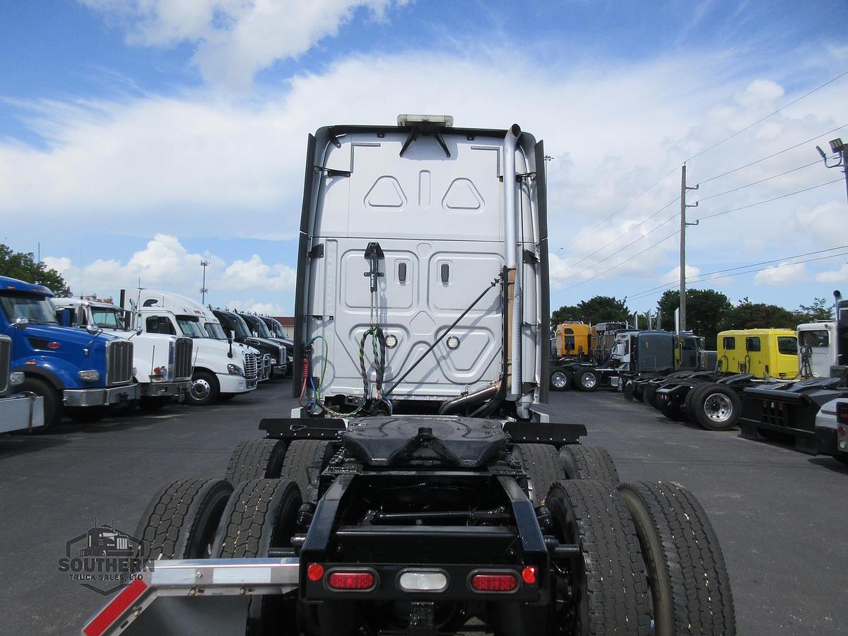 Used 2020 FREIGHTLINER CASCADIA 125