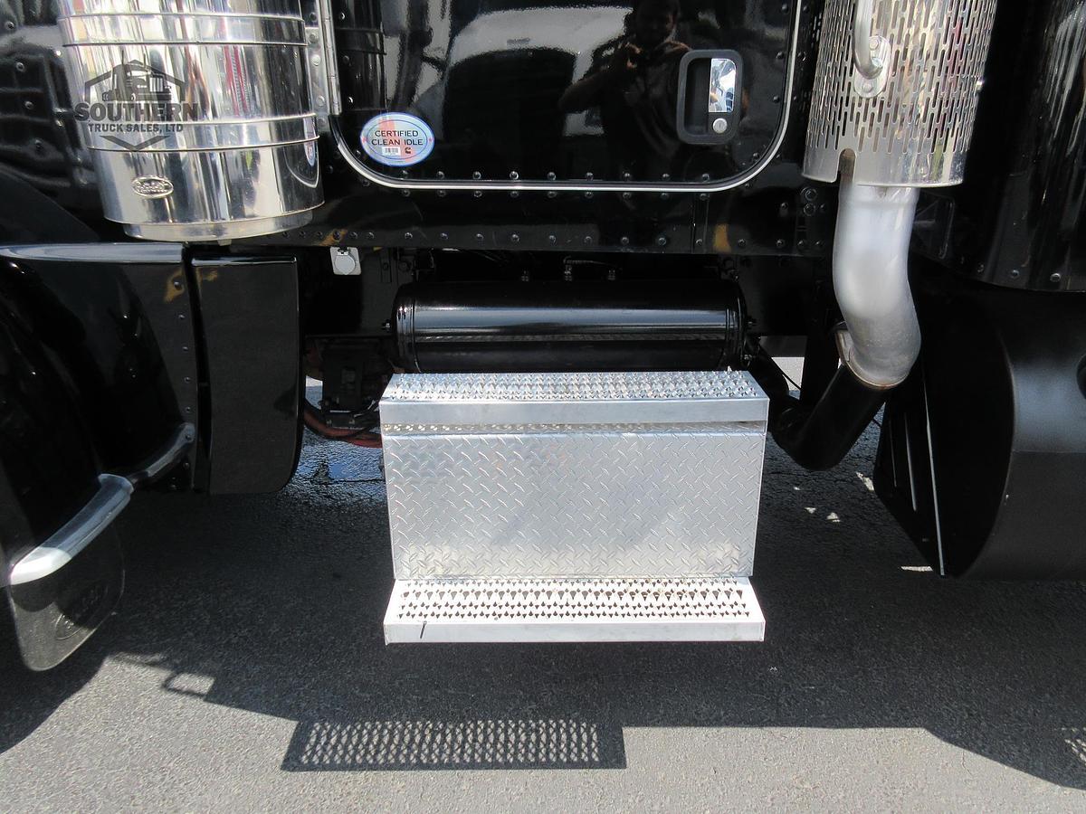 Used 2024 PETERBILT 389