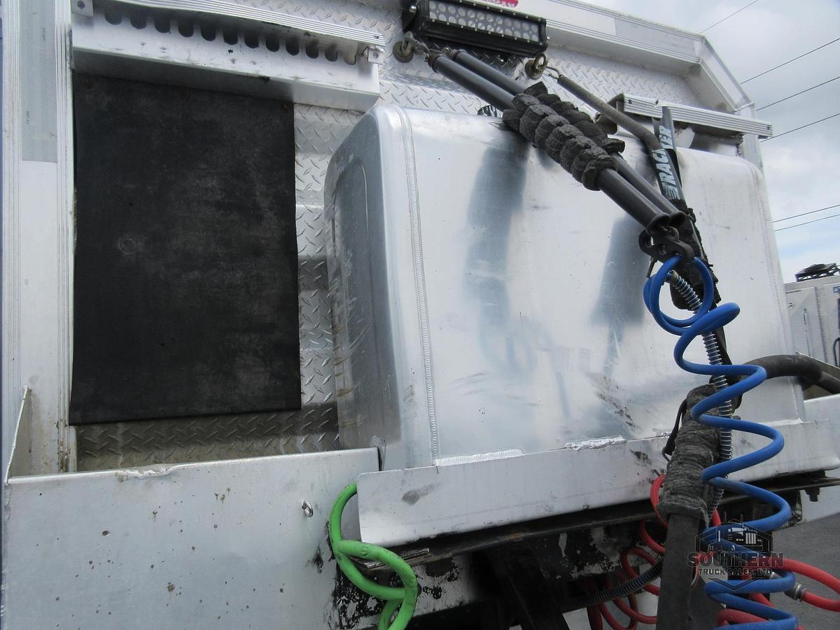 Used 2019 PETERBILT 389