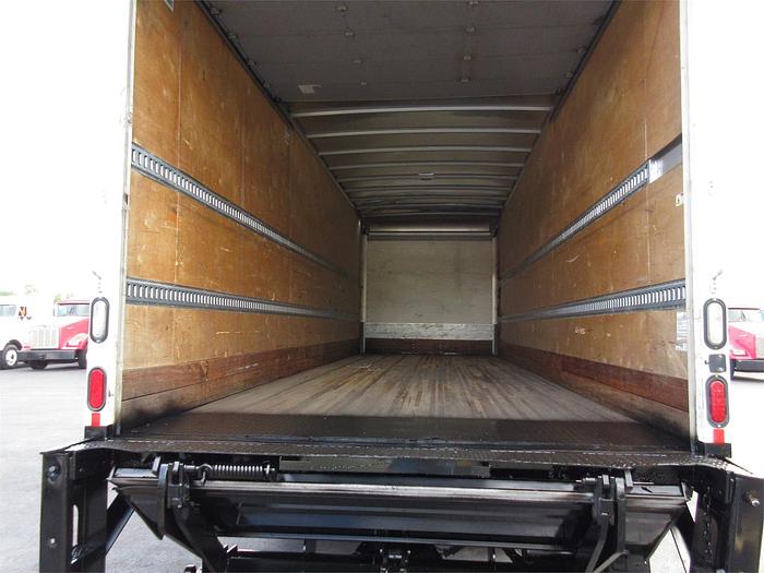 Used 2018 FREIGHTLINER BUSINESS CLASS M2 106