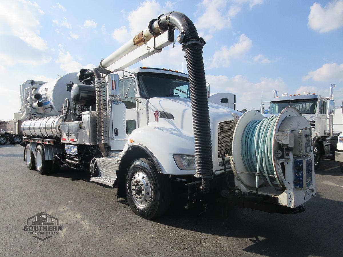 Used 2013 KENWORTH T440
