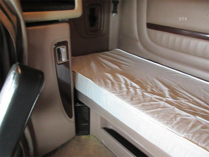 Used 2017 PETERBILT 389