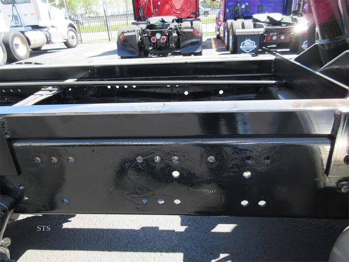 Used 2019 FREIGHTLINER CASCADIA 126