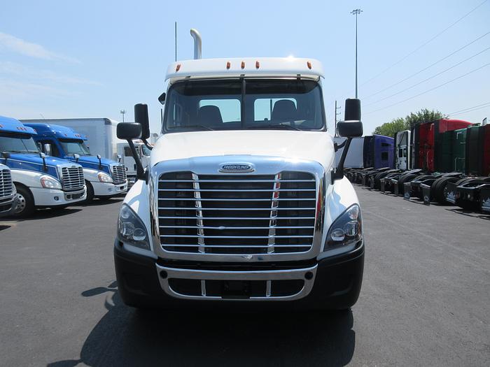 Used 2019 FREIGHTLINER CASCADIA 125