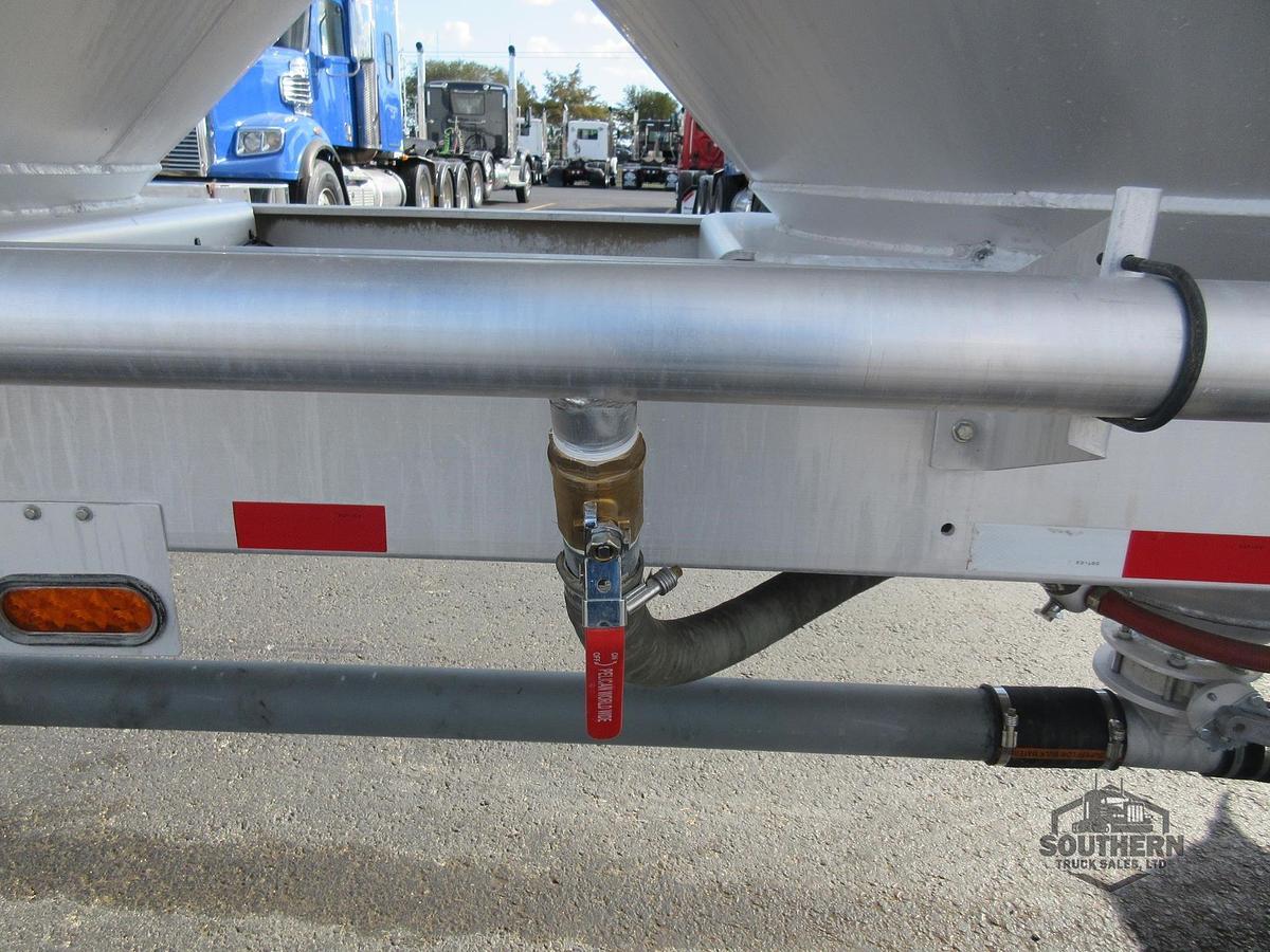 Used 2011 POLAR 41 ft