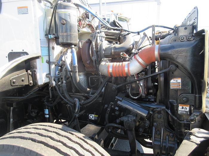 Used 2013 PETERBILT 348