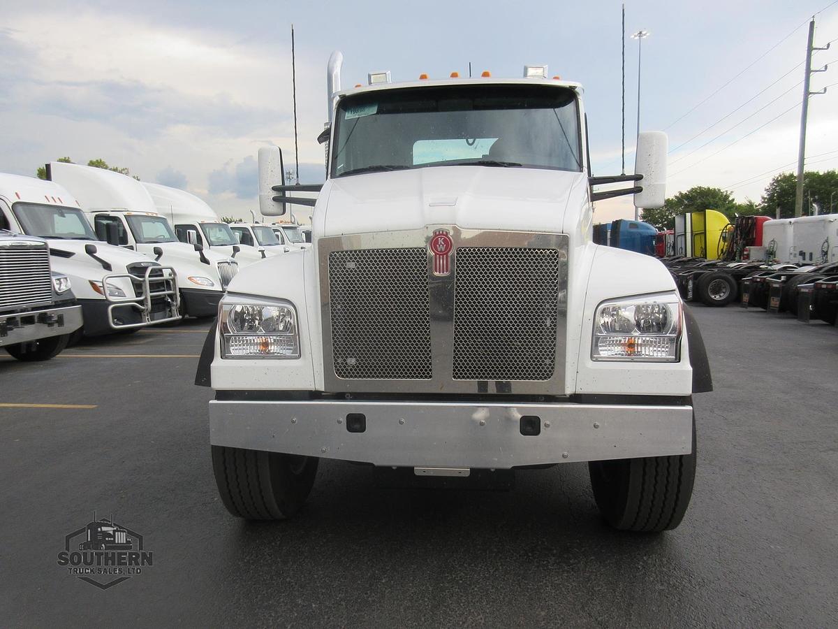 Used 2025 KENWORTH T880