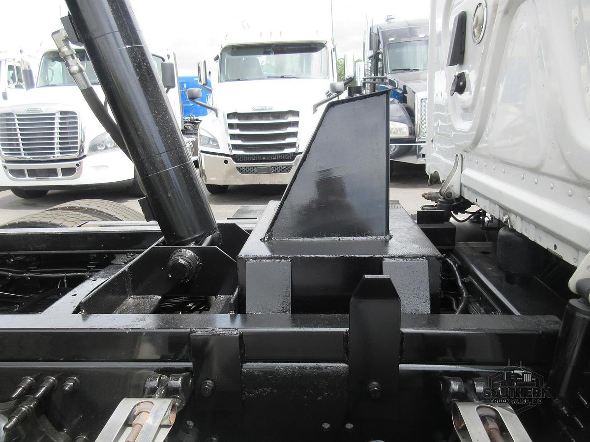 Used 2019 FREIGHTLINER CASCADIA 125