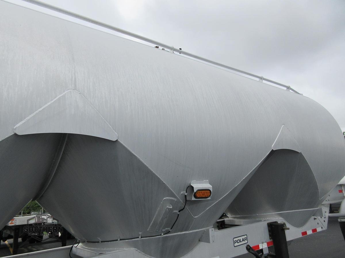 Used 2010 POLAR Tandem Axle