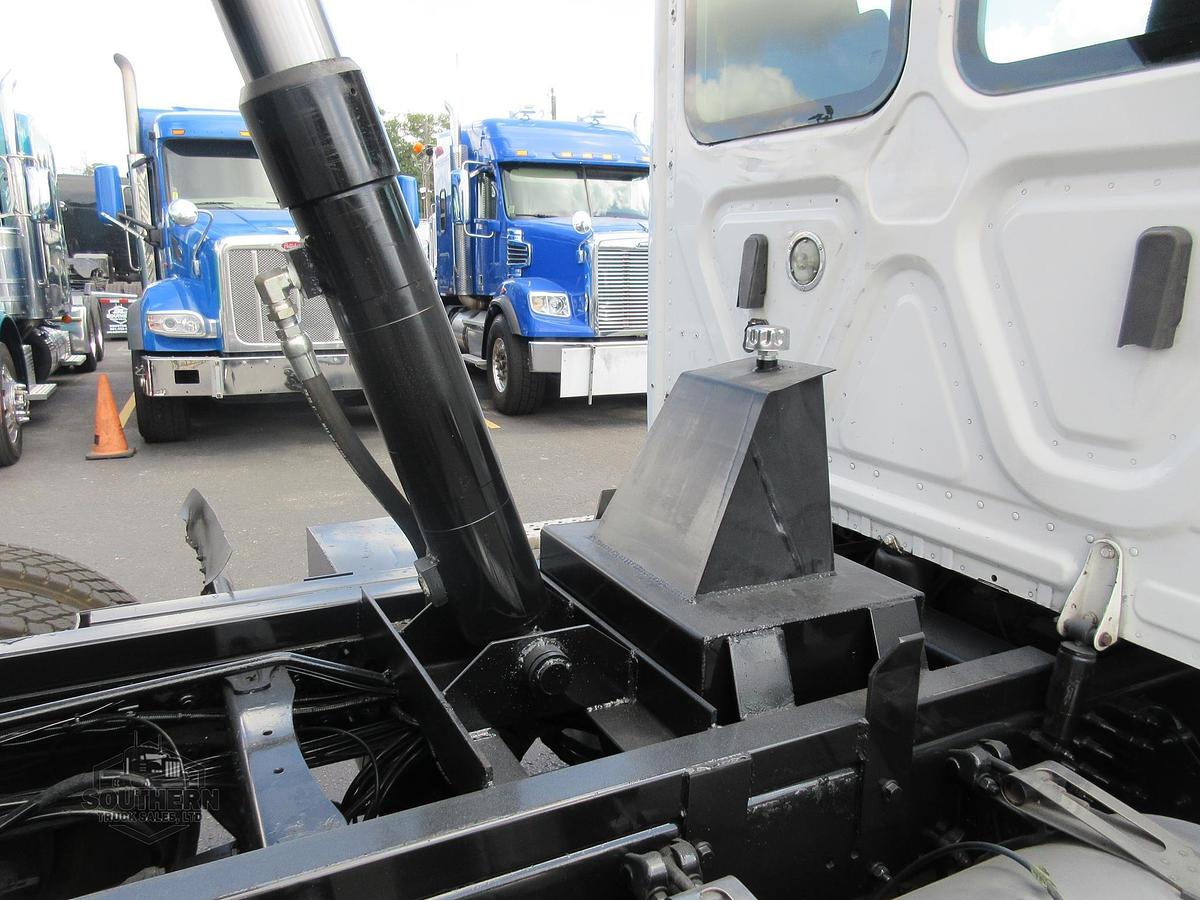 Used 2019 FREIGHTLINER CASCADIA 125