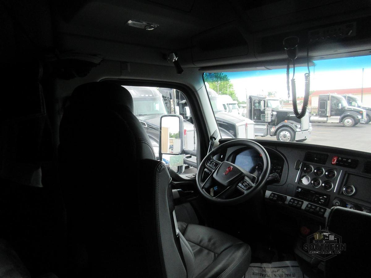 Used 2023 KENWORTH T880