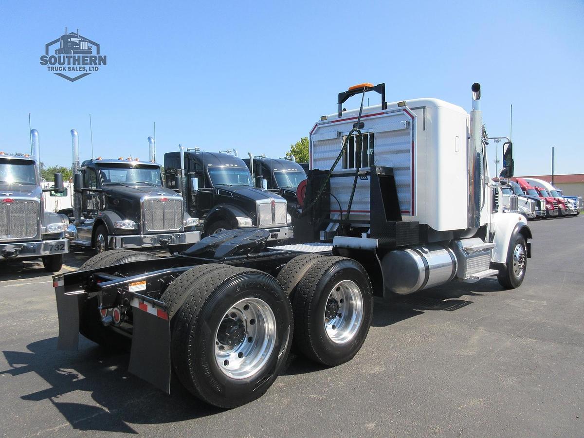 Used 2020 FREIGHTLINER 122SD