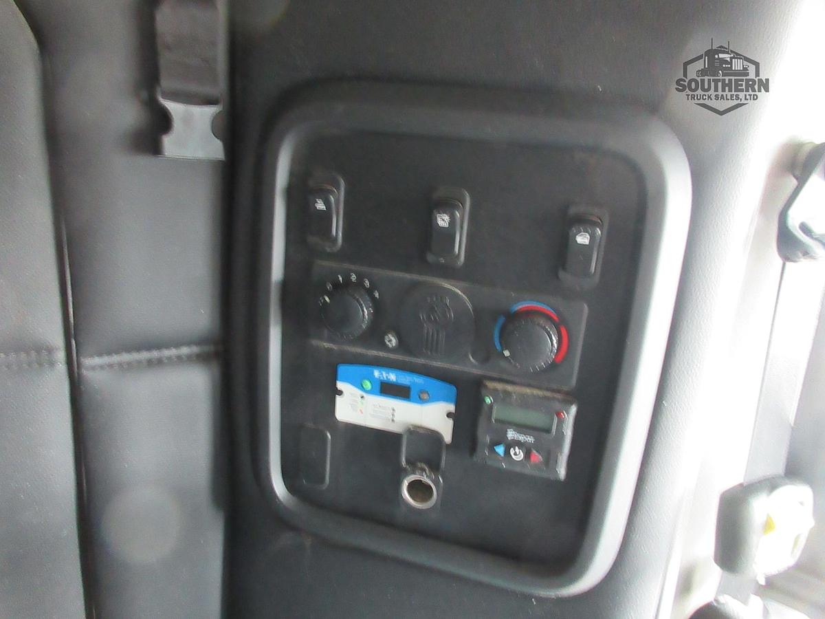 Used 2023 KENWORTH T880