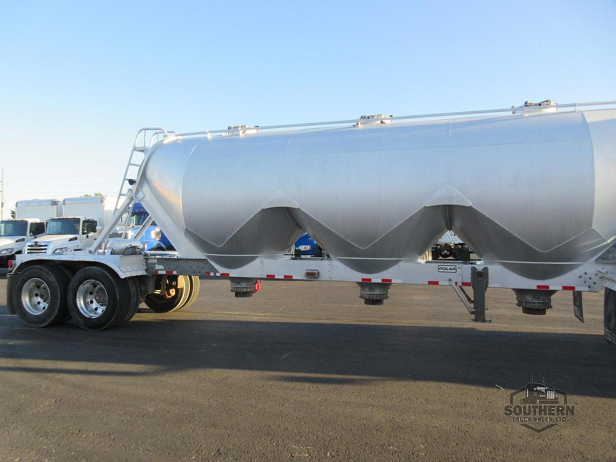 Used 2011 POLAR 41 ft