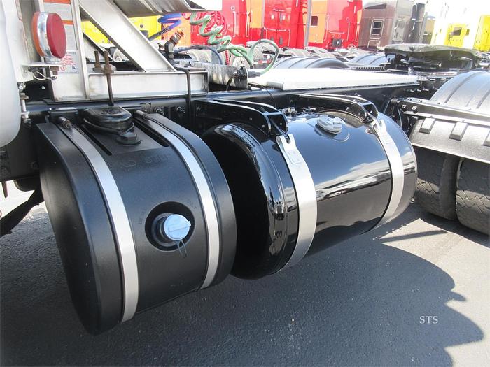 Used 2015 PETERBILT 389