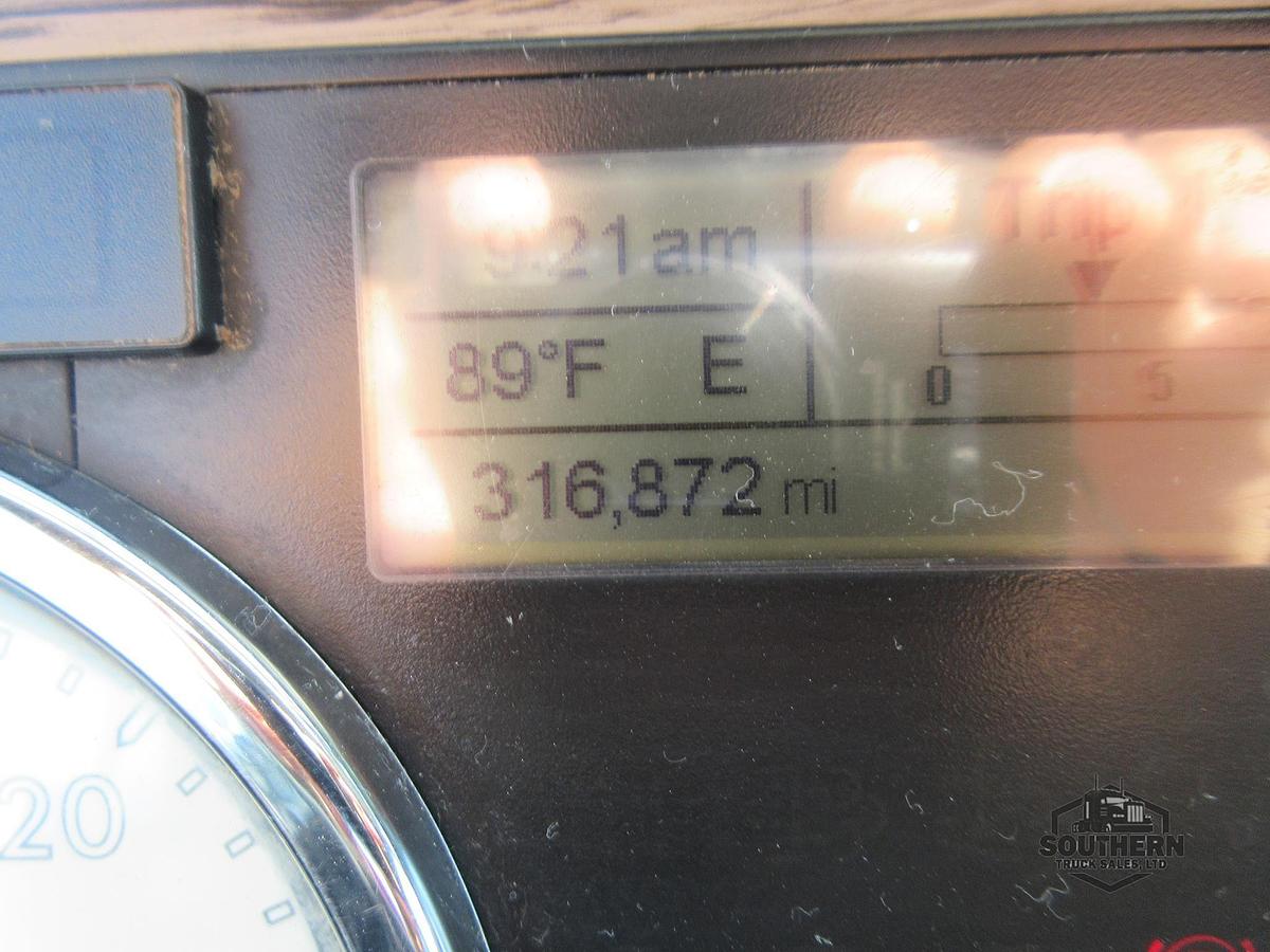 Used 2018 FREIGHTLINER 122SD