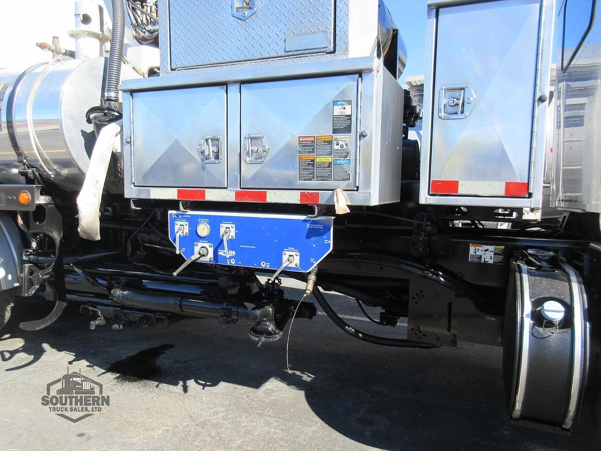 Used 2013 KENWORTH T800
