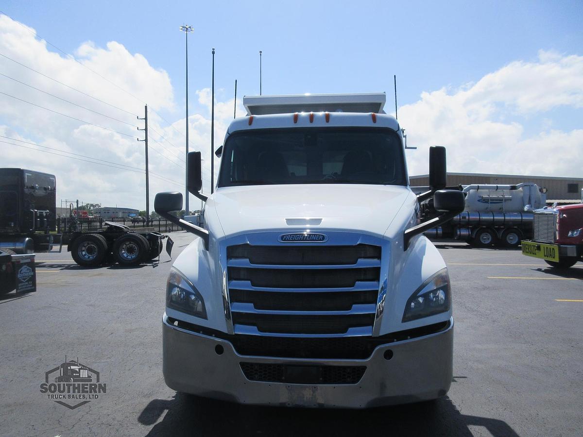 Used 2019 FREIGHTLINER CASCADIA 126